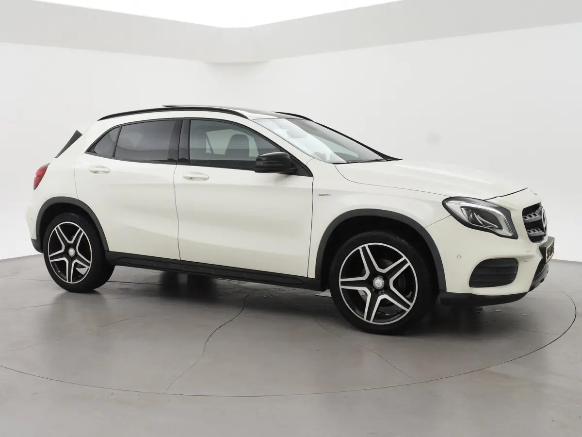 200 AUT. AMG LINE + PANORAMA SCHUIFDAK | CAMERA | SPORTSTOELEN | 19 INCH