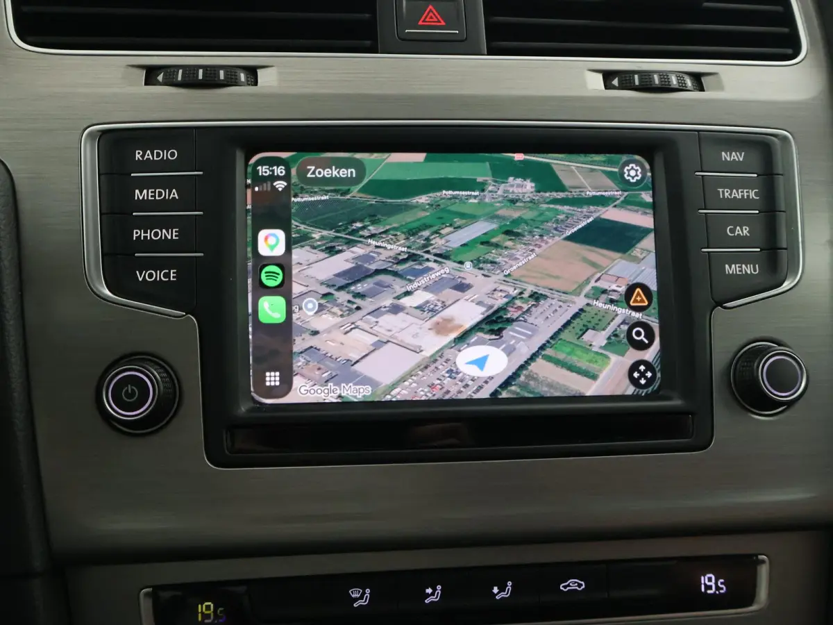 1.0 TSI 5-DEURS + APPLE CARPLAY | CAMERA | CLIMATE | CRUISE | LMV | NAVIGATIE