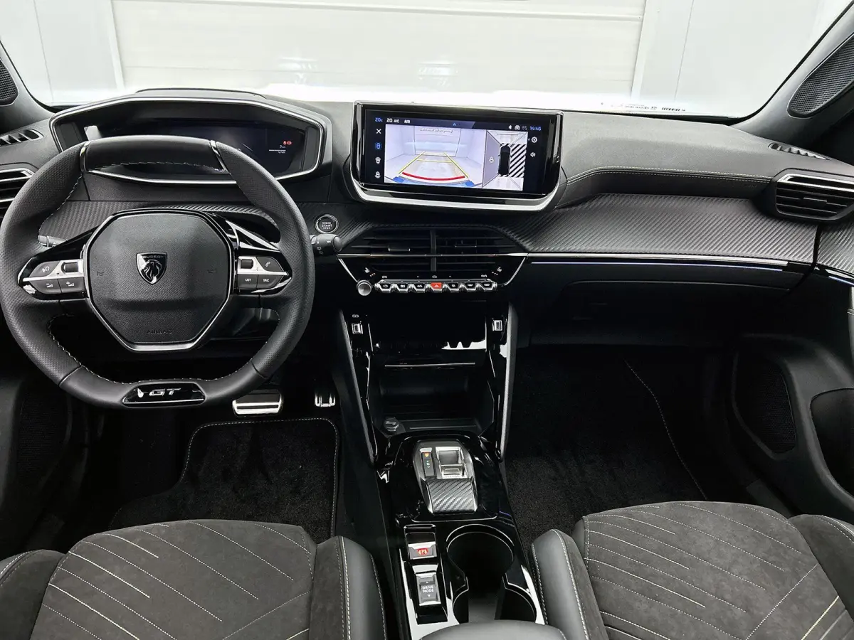 145pk 1.2 Hybrid GT Automaat | Climate Control | Navigatie | Elektrisch Verstelb. Bestuurdersstoel | 360 Camera | Adaptieve Cruise Control | Parkeersensoren Voor + Achter | Dodehoek Detectie