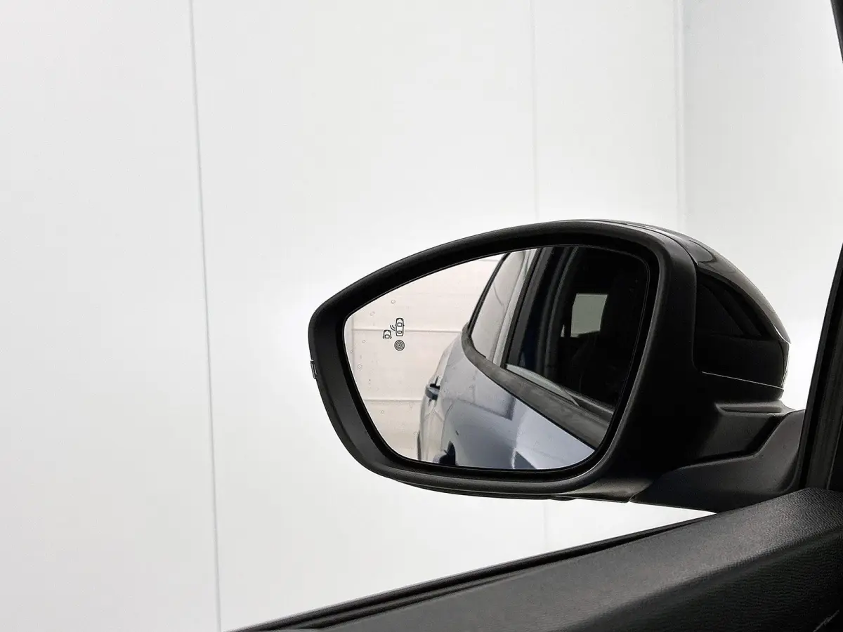 145pk 1.2 Hybrid GT Automaat | Climate Control | Navigatie | Elektrisch Verstelb. Bestuurdersstoel | 360 Camera | Adaptieve Cruise Control | Parkeersensoren Voor + Achter | Dodehoek Detectie