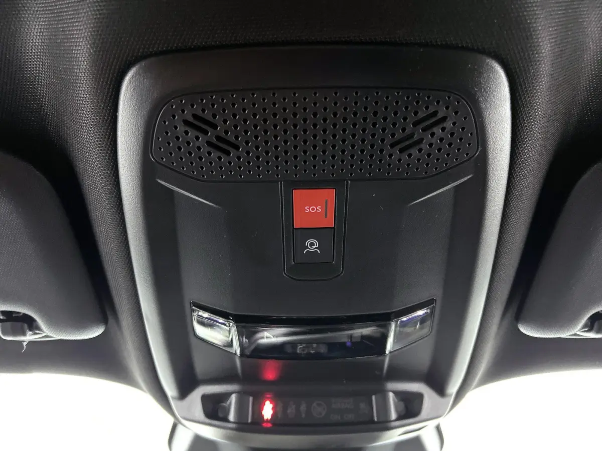 145pk 1.2 Hybrid GT Automaat | Climate Control | Navigatie | Elektrisch Verstelb. Bestuurdersstoel | 360 Camera | Adaptieve Cruise Control | Parkeersensoren Voor + Achter | Dodehoek Detectie