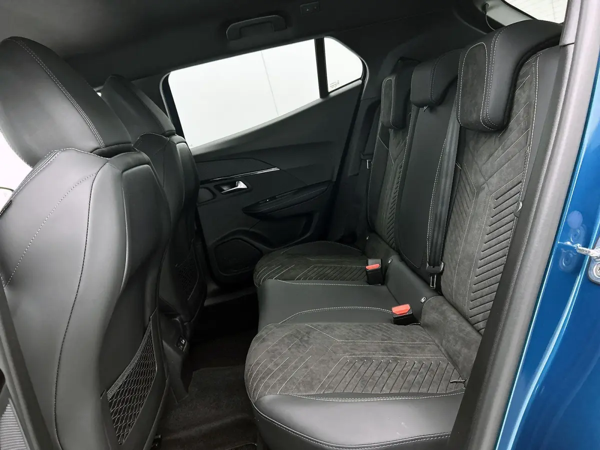 145pk 1.2 Hybrid GT Automaat | Climate Control | Navigatie | Elektrisch Verstelb. Bestuurdersstoel | 360 Camera | Adaptieve Cruise Control | Parkeersensoren Voor + Achter | Dodehoek Detectie