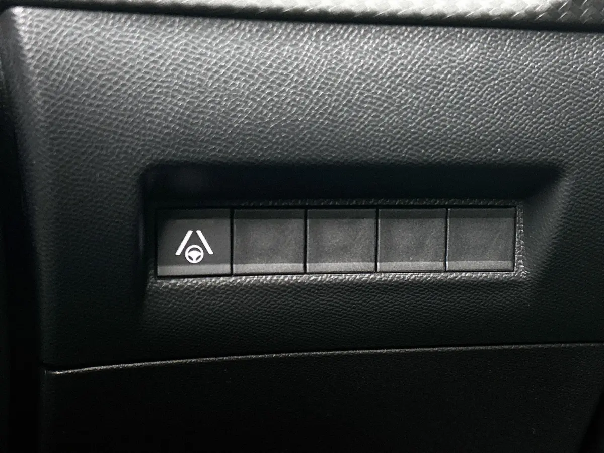 145pk 1.2 Hybrid GT Automaat | Climate Control | Navigatie | Elektrisch Verstelb. Bestuurdersstoel | 360 Camera | Adaptieve Cruise Control | Parkeersensoren Voor + Achter | Dodehoek Detectie