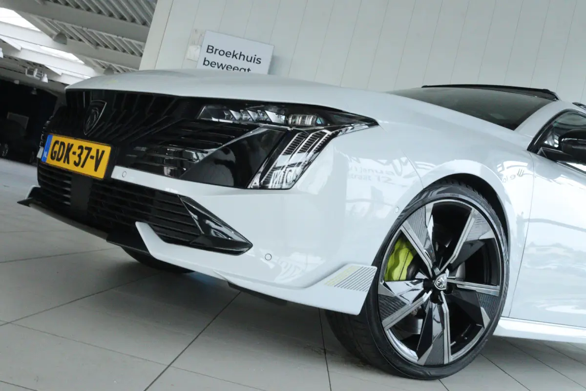 1.6 HYbrid PSE 360PK | SoH 99% | Trekhaak | Schuifdak | Nightvision | Focal | 360 Camera | Massage | MATRIX | Adaptieve Demping | Carplay | Memory | Keyless