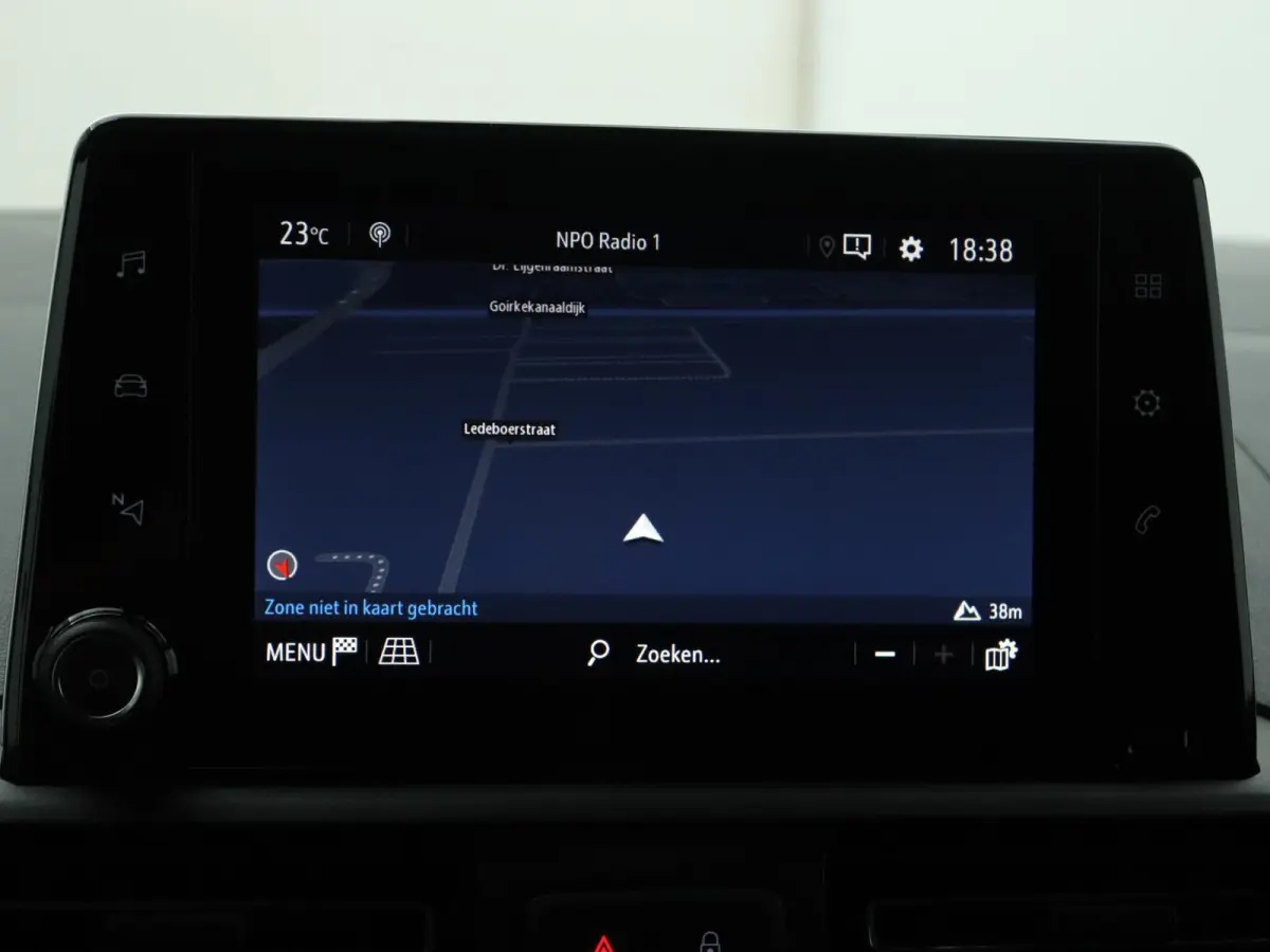 1.5D L2H1 Standaard licht metalen velgen | apple carplay(navigatie) |alles in kleur | camera | trekhaak.