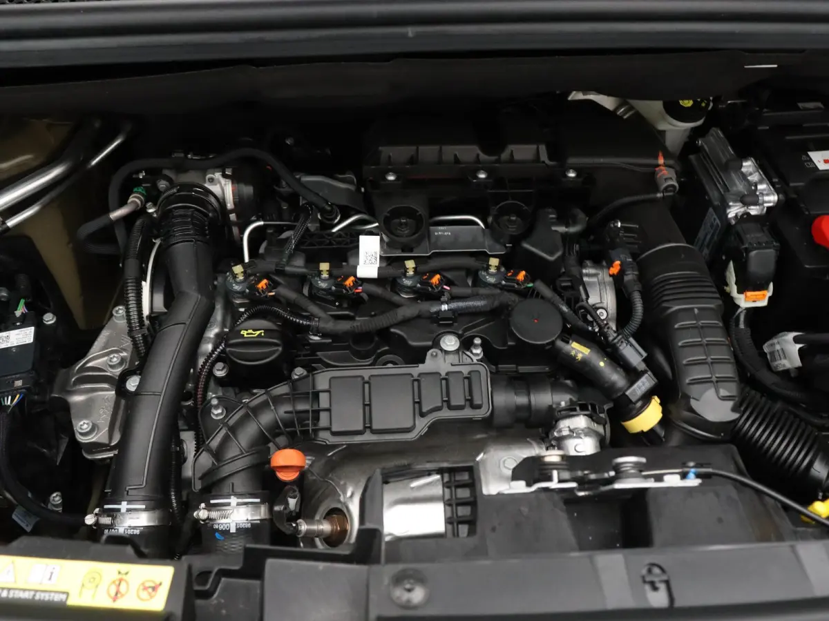 1.5D L2H1 Standaard licht metalen velgen | apple carplay(navigatie) |alles in kleur | camera | trekhaak.