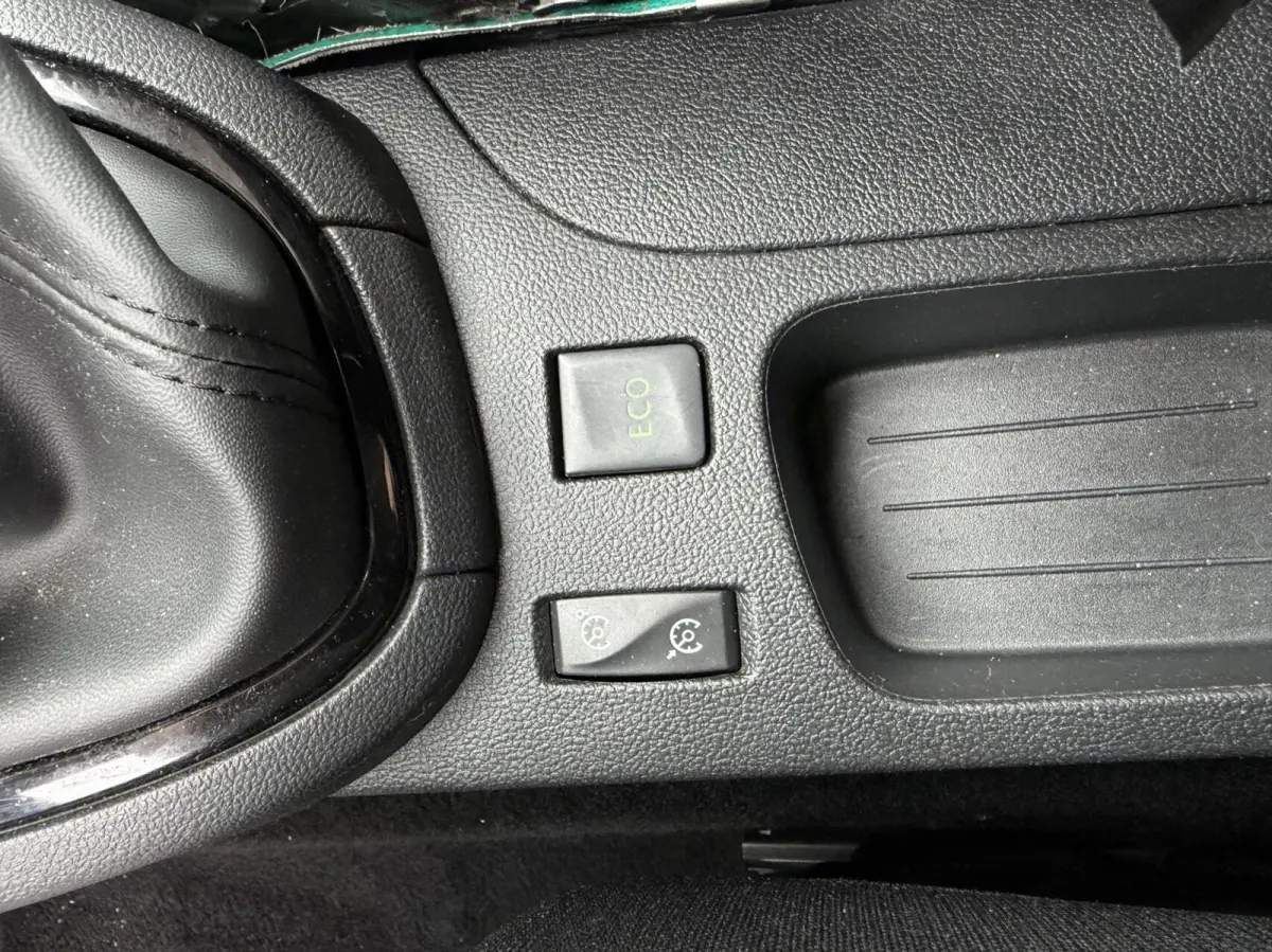 0.9 TCe Intens nav cruise p sens 105945km