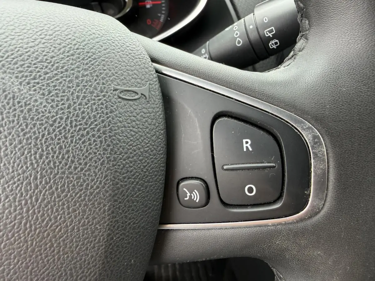 0.9 TCe Intens nav cruise p sens 105945km
