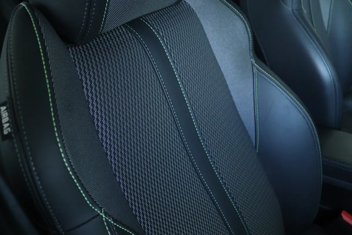 1.2 Hybrid 145 e-DCS6 GT | NL-Auto | Adapt. Cruise| 360 Camera | Keyless | Carplay | Navi | Climate | LED |