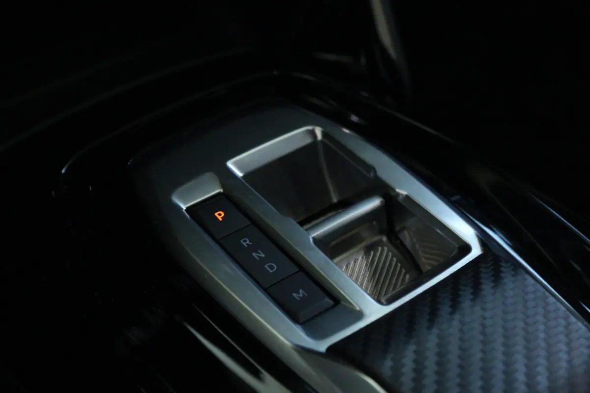 1.2 Hybrid 145 e-DCS6 GT | NL-Auto | Adapt. Cruise| 360 Camera | Keyless | Carplay | Navi | Climate | LED |