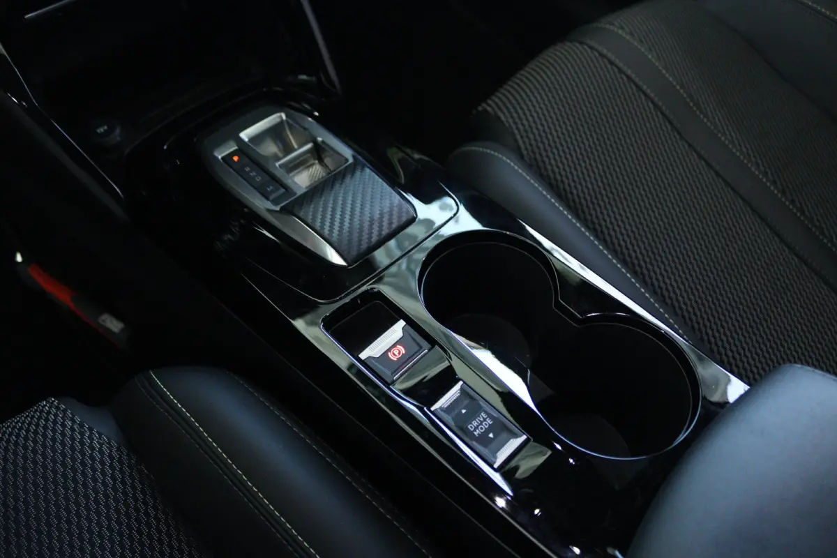 1.2 Hybrid 145 e-DCS6 GT | NL-Auto | Adapt. Cruise| 360 Camera | Keyless | Carplay | Navi | Climate | LED |