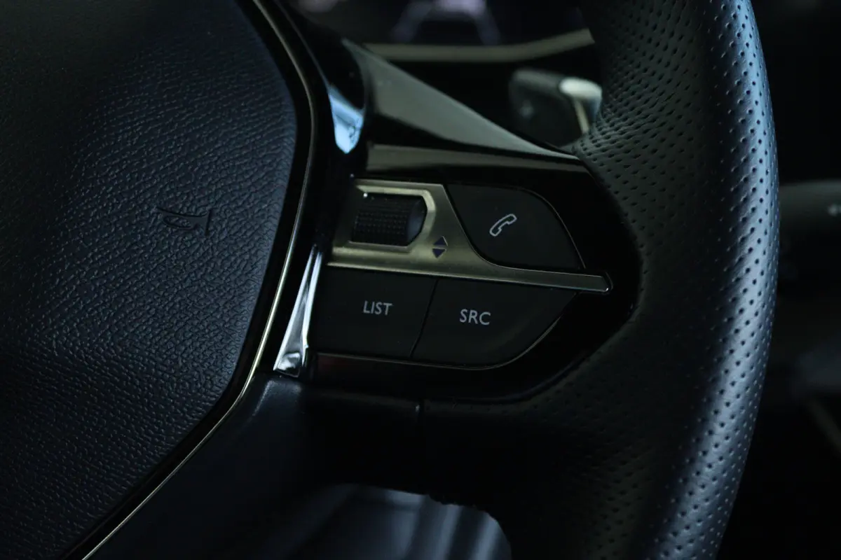 1.2 Hybrid 145 e-DCS6 GT | NL-Auto | Adapt. Cruise| 360 Camera | Keyless | Carplay | Navi | Climate | LED |