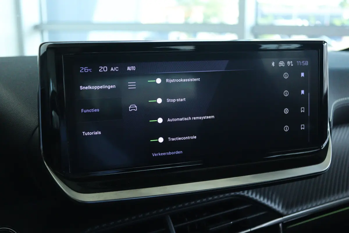 1.2 Hybrid 145 e-DCS6 GT | NL-Auto | Adapt. Cruise| 360 Camera | Keyless | Carplay | Navi | Climate | LED |
