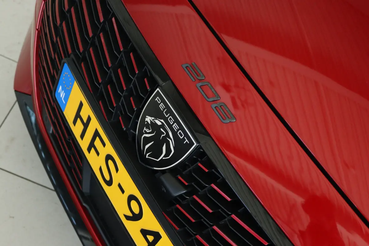 1.2 Hybrid 145 e-DCS6 GT | NL-Auto | Adapt. Cruise| 360 Camera | Keyless | Carplay | Navi | Climate | LED |