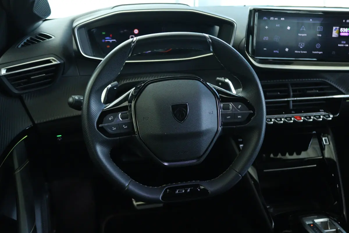 1.2 Hybrid 145 e-DCS6 GT | NL-Auto | Adapt. Cruise| 360 Camera | Keyless | Carplay | Navi | Climate | LED |