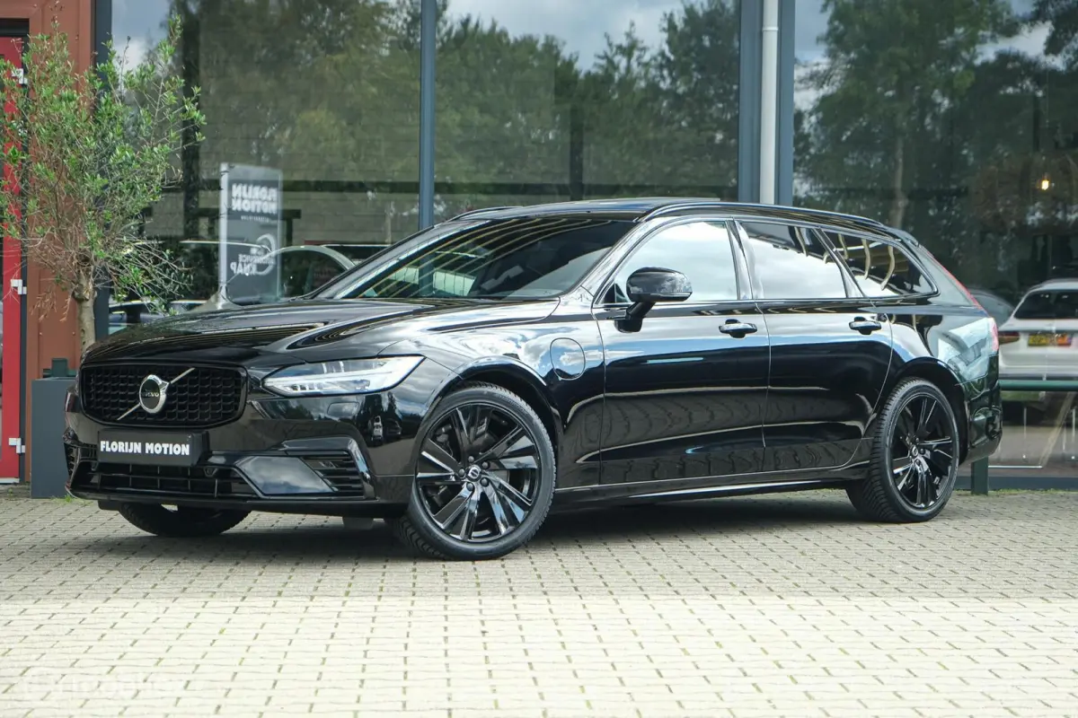 2.0 T8 AWD R-Design | Stoel en stuurwielverwarming | HUD | ACC | Trekhaak | Pano | Pilot assist