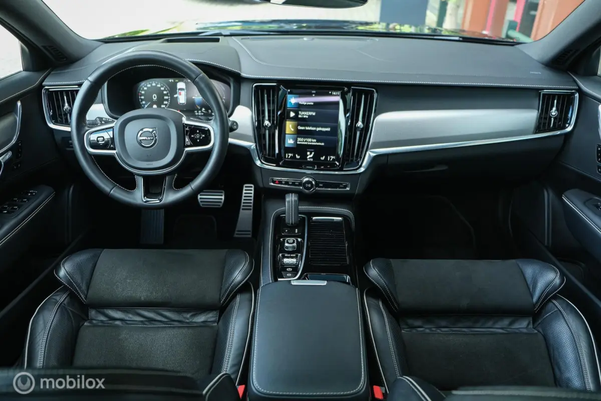 2.0 T8 AWD R-Design | Stoel en stuurwielverwarming | HUD | ACC | Trekhaak | Pano | Pilot assist