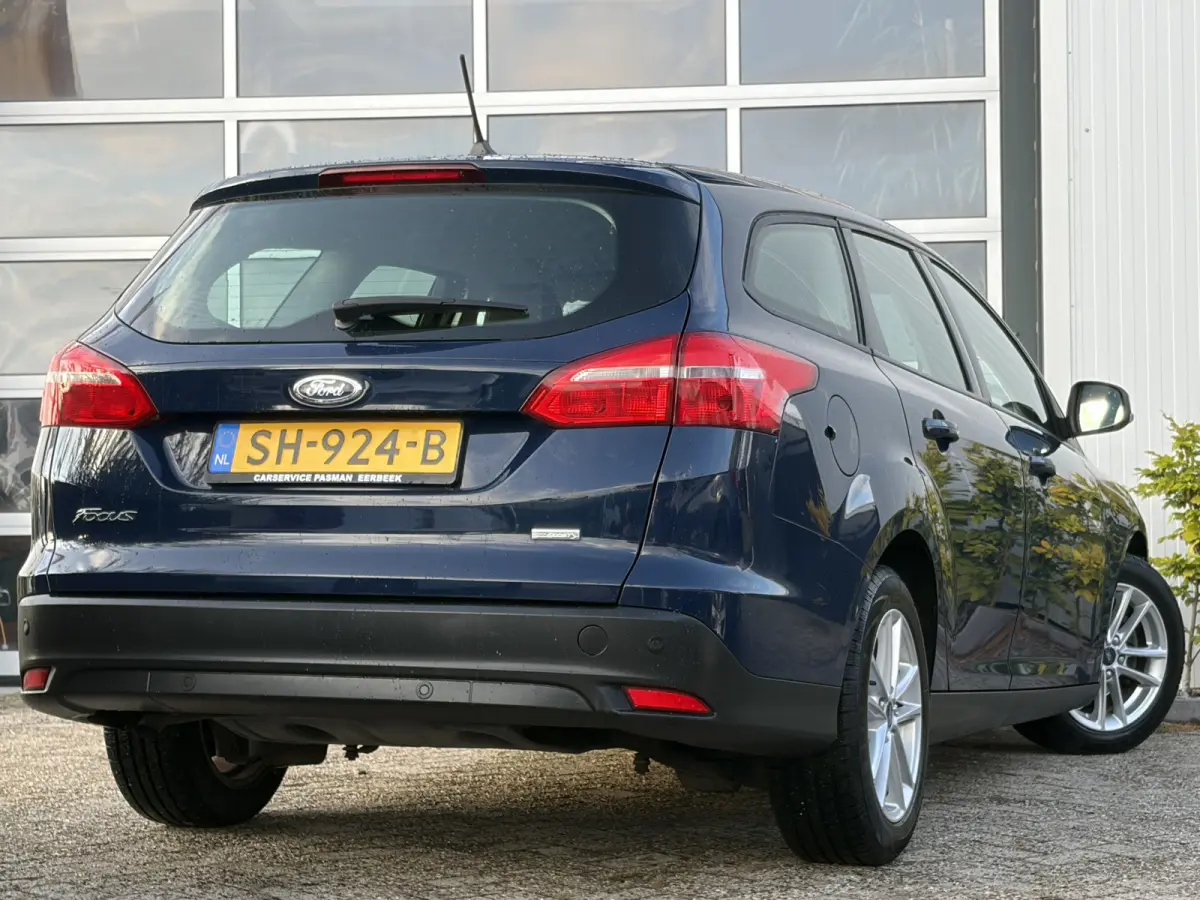 1.0 Trend 100pk | Nieuwe Distributieriem | Airco | Bluetooth | Cruise control | Isofix bevestiging voor kinderzitjes | Navigatiesysteem full map | Parkeersensor achter | Radio cd speler |