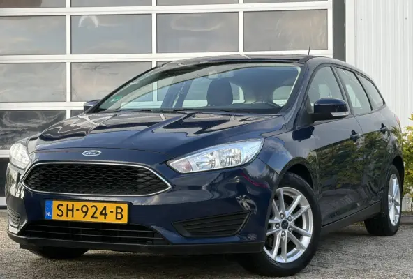 1.0 Trend 100pk | Nieuwe Distributieriem | Airco | Bluetooth | Cruise control | Isofix bevestiging voor kinderzitjes | Navigatiesysteem full map | Parkeersensor achter | Radio cd speler |