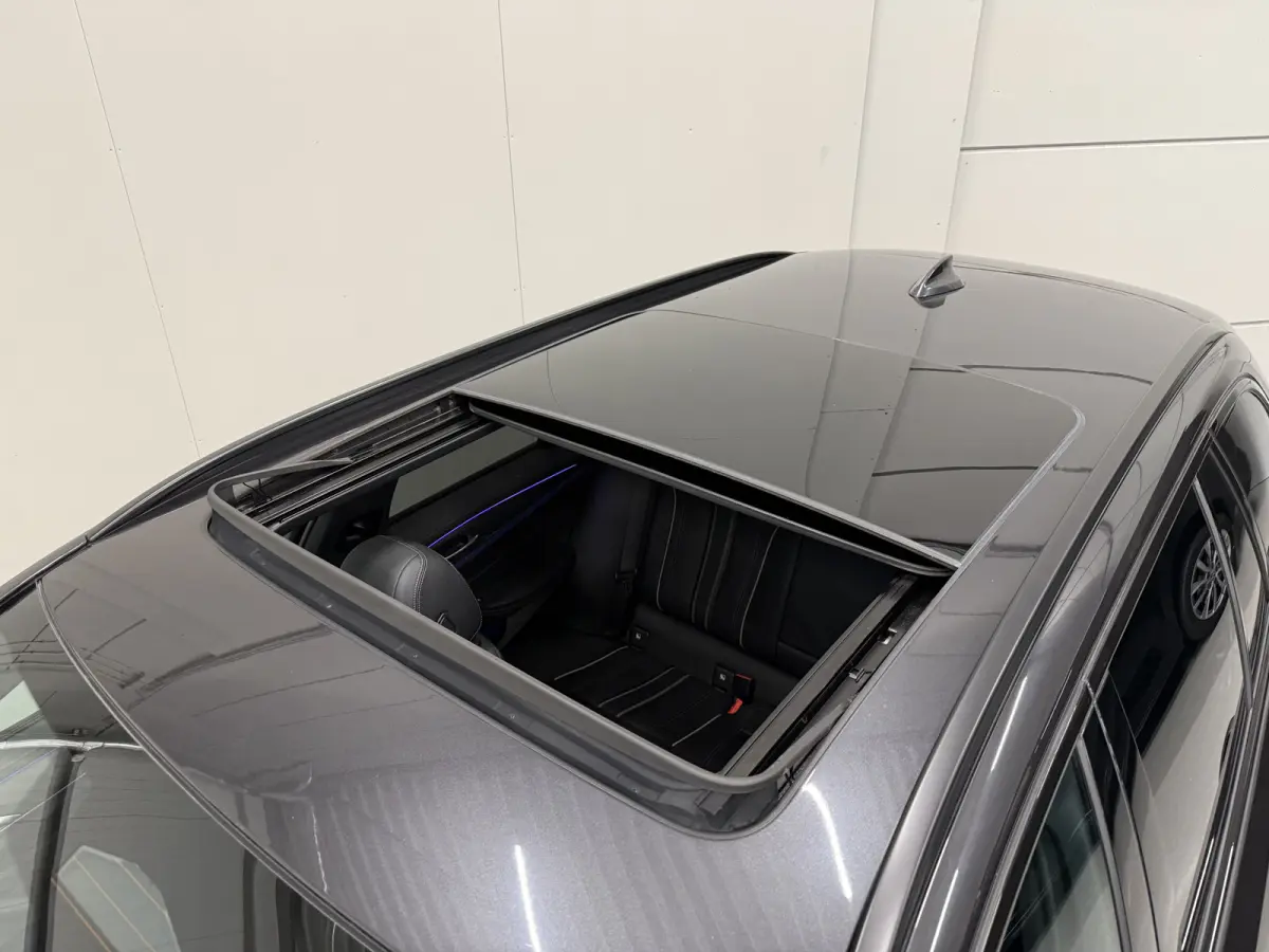 530e xDrive High exe PANO/TREKHAAK/H&K/LASER/360CAMERA/SOH 88%/HEAD-UP/ACC/LEER-SPORT/SFEER/DRIVING ASS. PRO/M-SPORTSTUUR/KEYLESS/DONKERE-HEMEL/VOLLEDIG BMW DEALER HISTORIE/ABSOLUTE NIEUWSTA