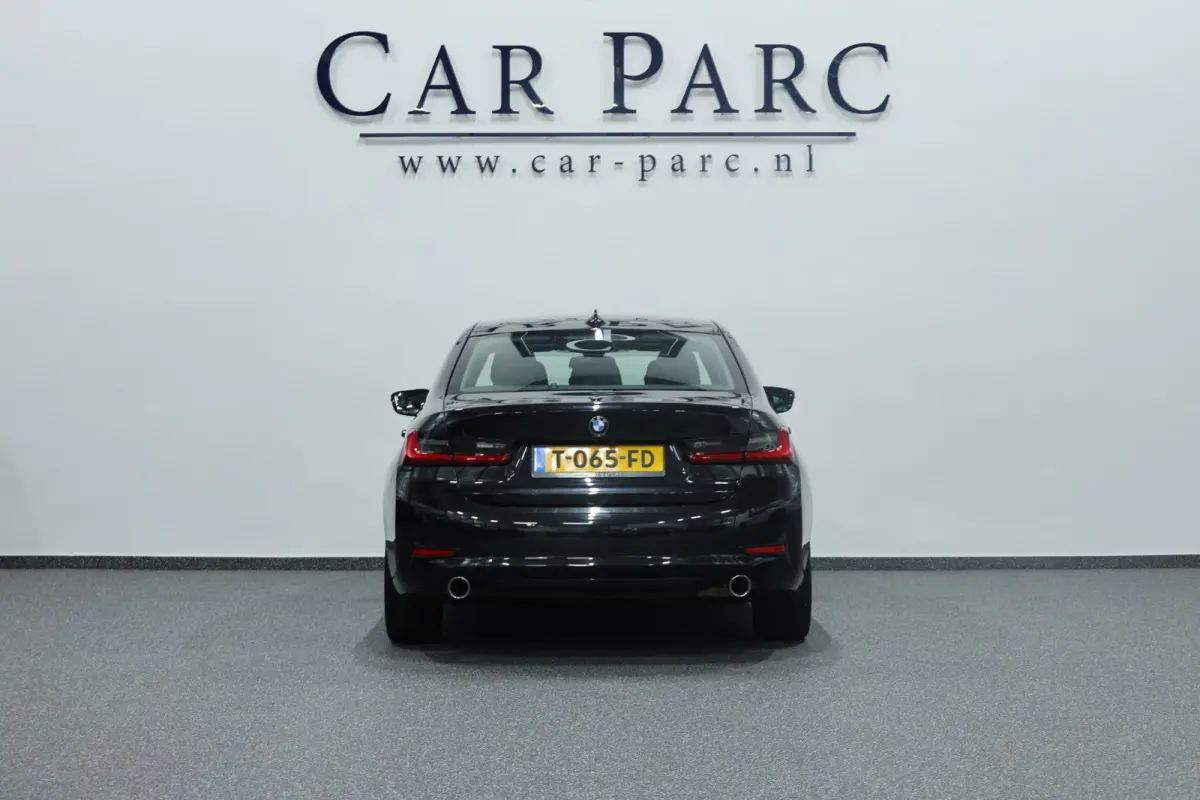 320i M-Sport LED/VIRTUAL/SFEER/PANORAMADAK/LEDER+S.VERWAMRING/19" LMV/PDC/CRUISE/ECC/12 MND GARANTIE!