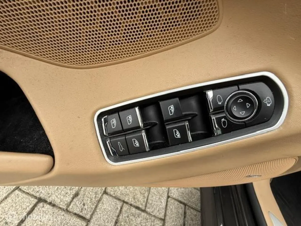 3.6 4 (FACELIFT) Dealer Onderhouden Leder Luchtvering Navi Clima Cruise Xenon Schuifdak Camera Bose