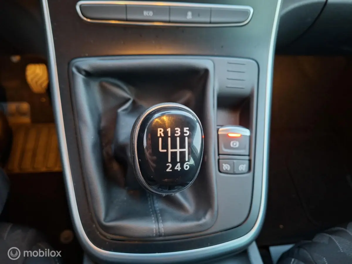 1.3 TCe Limited