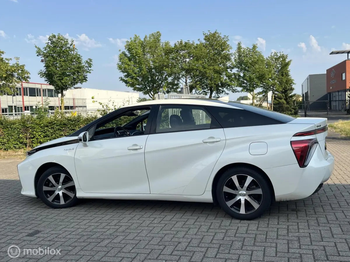 FCV Executive Waterstof BJ 2019 Leder, Navi, Camera, Cruis C, volle opties! Dealer onderhouden en alle boekjes aanwezig!
