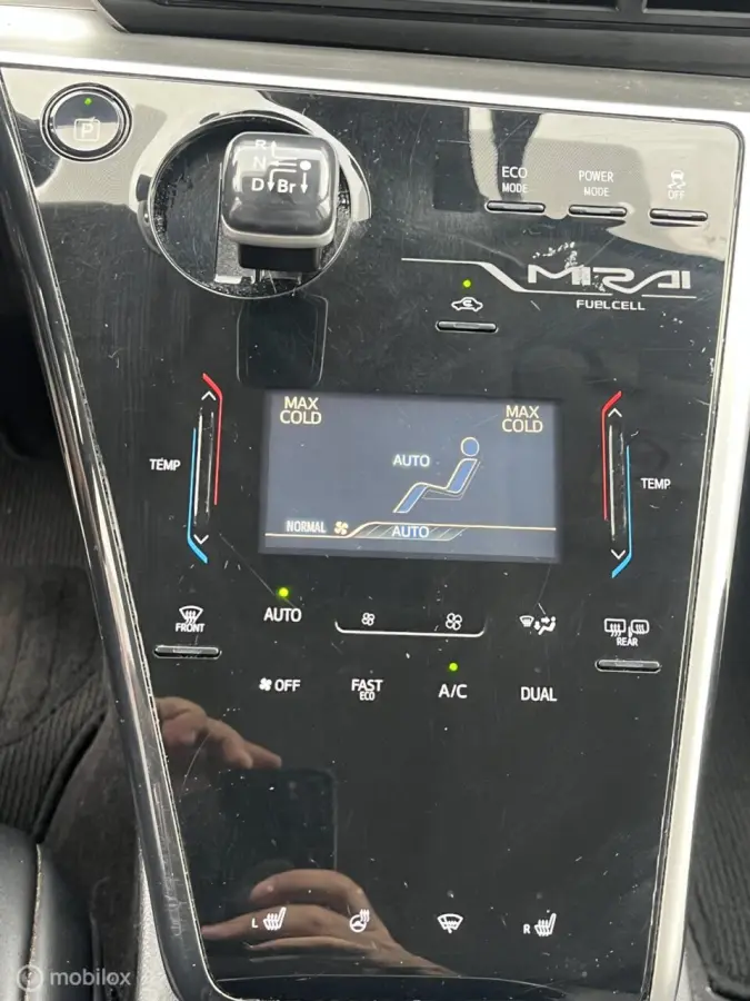 FCV Executive Waterstof BJ 2019 Leder, Navi, Camera, Cruis C, volle opties! Dealer onderhouden en alle boekjes aanwezig!