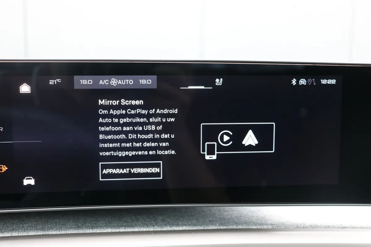 GT Exclusive | Adaptieve cruise control met Stop&Go functie | Elektrische parkeerrem | Extra getinte achterste zijruiten en achterruit