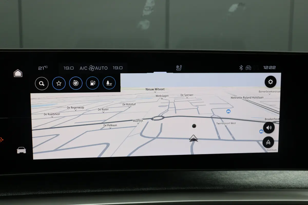 GT Exclusive | Adaptieve cruise control met Stop&Go functie | Elektrische parkeerrem | Extra getinte achterste zijruiten en achterruit