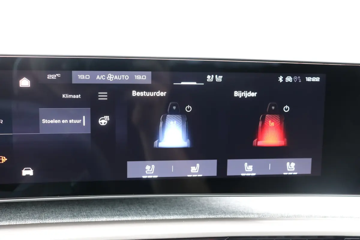 GT Exclusive | Adaptieve cruise control met Stop&Go functie | Elektrische parkeerrem | Extra getinte achterste zijruiten en achterruit