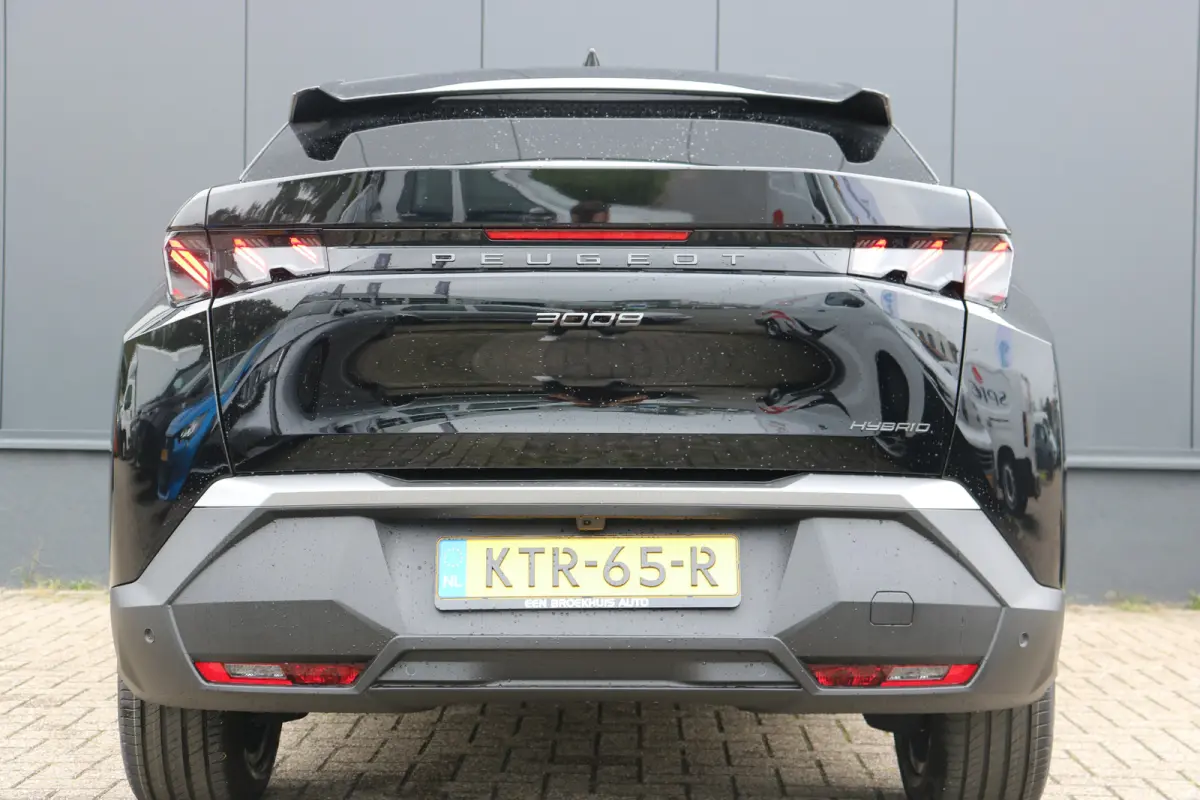 GT Exclusive | Adaptieve cruise control met Stop&Go functie | Elektrische parkeerrem | Extra getinte achterste zijruiten en achterruit