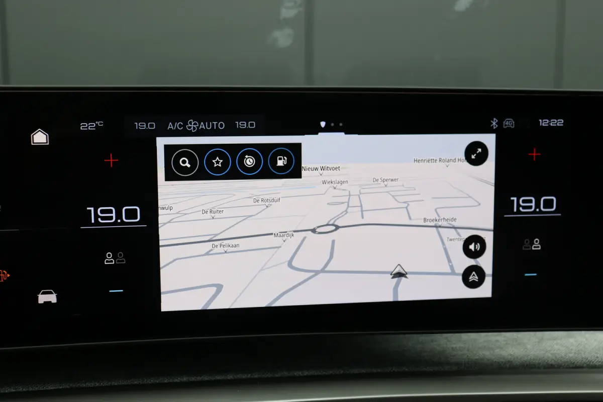 GT Exclusive | Adaptieve cruise control met Stop&Go functie | Elektrische parkeerrem | Extra getinte achterste zijruiten en achterruit