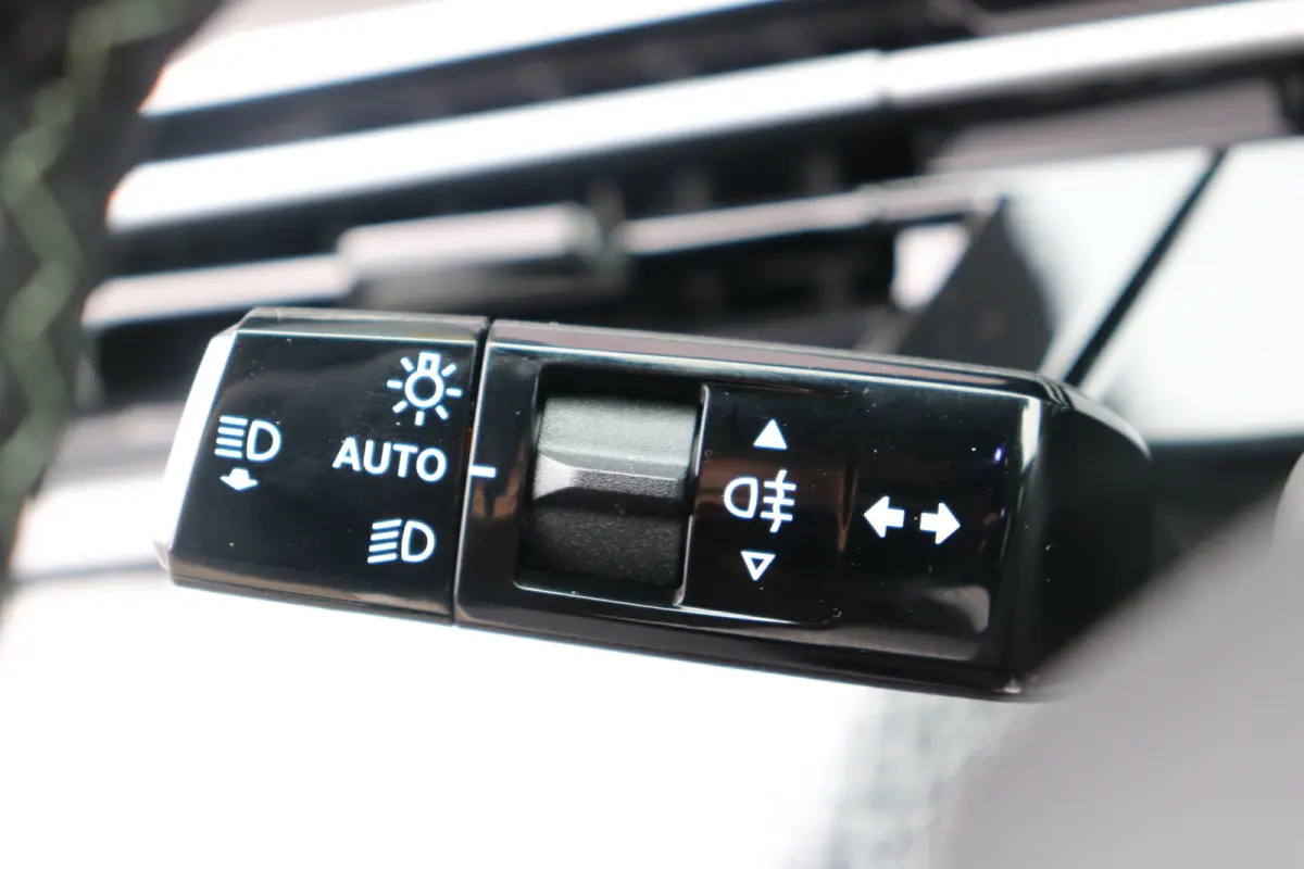 GT Exclusive | Adaptieve cruise control met Stop&Go functie | Elektrische parkeerrem | Extra getinte achterste zijruiten en achterruit