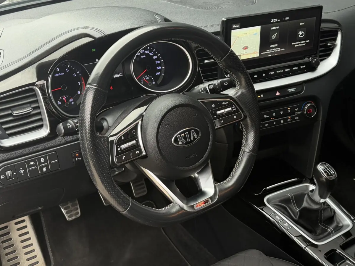 1.0 T-GDI GT-Line camera PDC Cruise LED Carplay