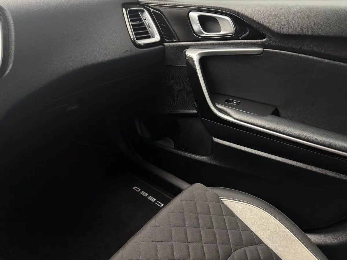 1.0 T-GDI GT-Line camera PDC Cruise LED Carplay