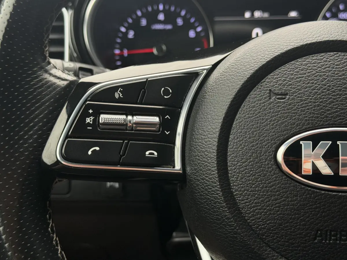 1.0 T-GDI GT-Line camera PDC Cruise LED Carplay