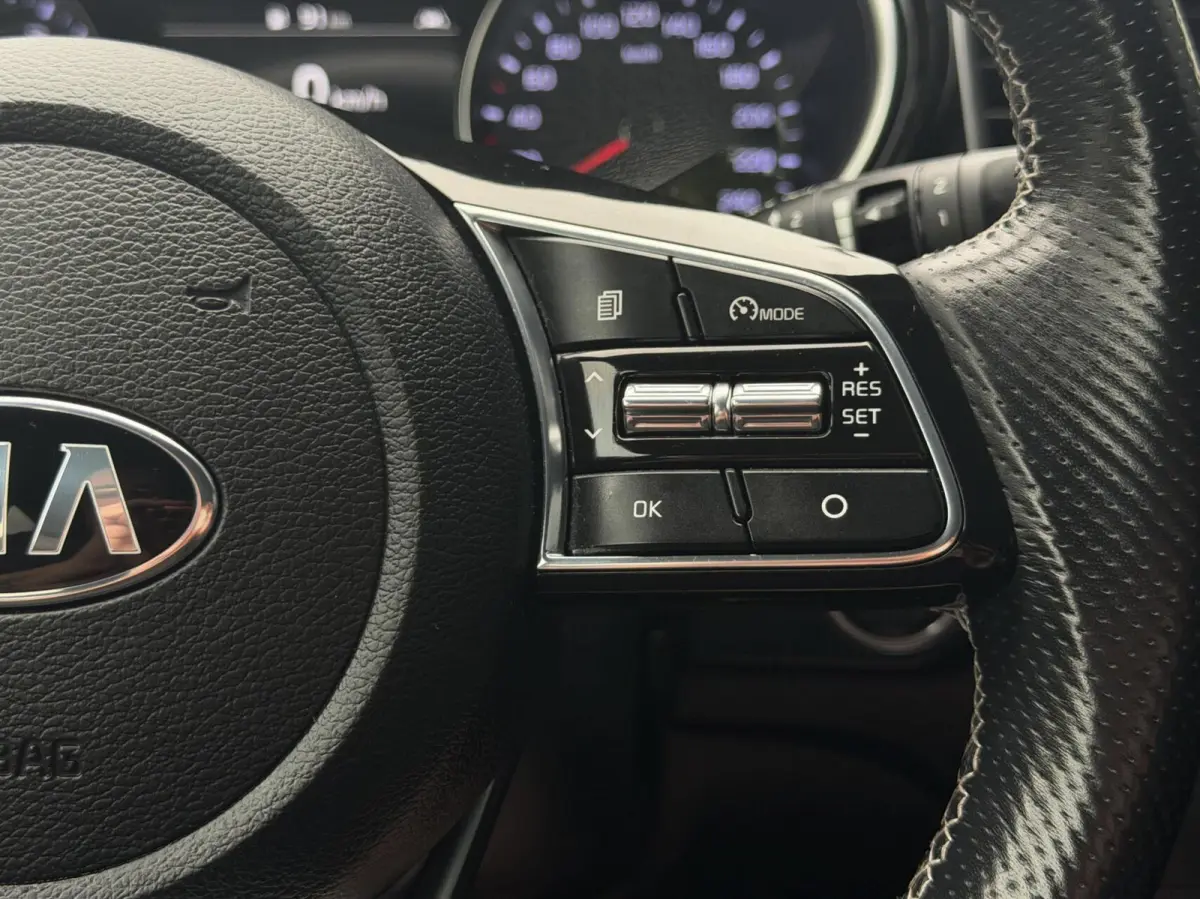 1.0 T-GDI GT-Line camera PDC Cruise LED Carplay