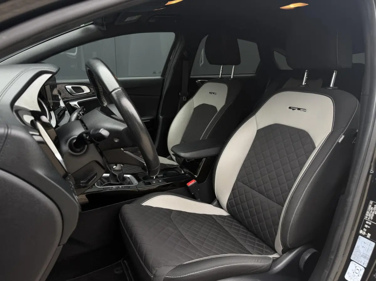 1.0 T-GDI GT-Line camera PDC Cruise LED Carplay