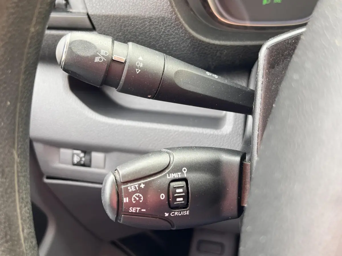 Compact 1.6 D-4D >Leder< Navi, Trekhaak, NAP,