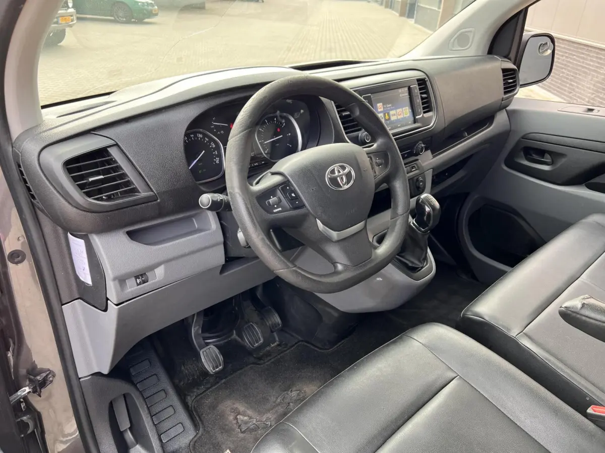 Compact 1.6 D-4D *Leder* Navi, Trekhaak, NAP,