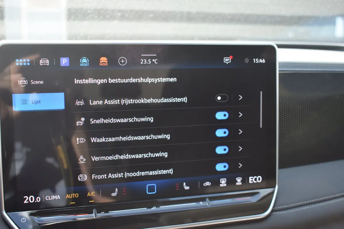 Life Edition - eHybrid | 'App-Connect' draadloze smartphone integratie | Achteruitrijcamera (Rear View) | Automatische afstandsregeling (Adaptive Cruise Control)
