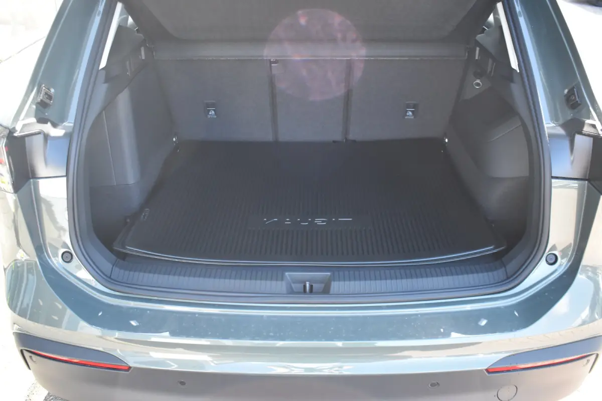 Life Edition - eHybrid | 'App-Connect' draadloze smartphone integratie | Achteruitrijcamera (Rear View) | Automatische afstandsregeling (Adaptive Cruise Control)