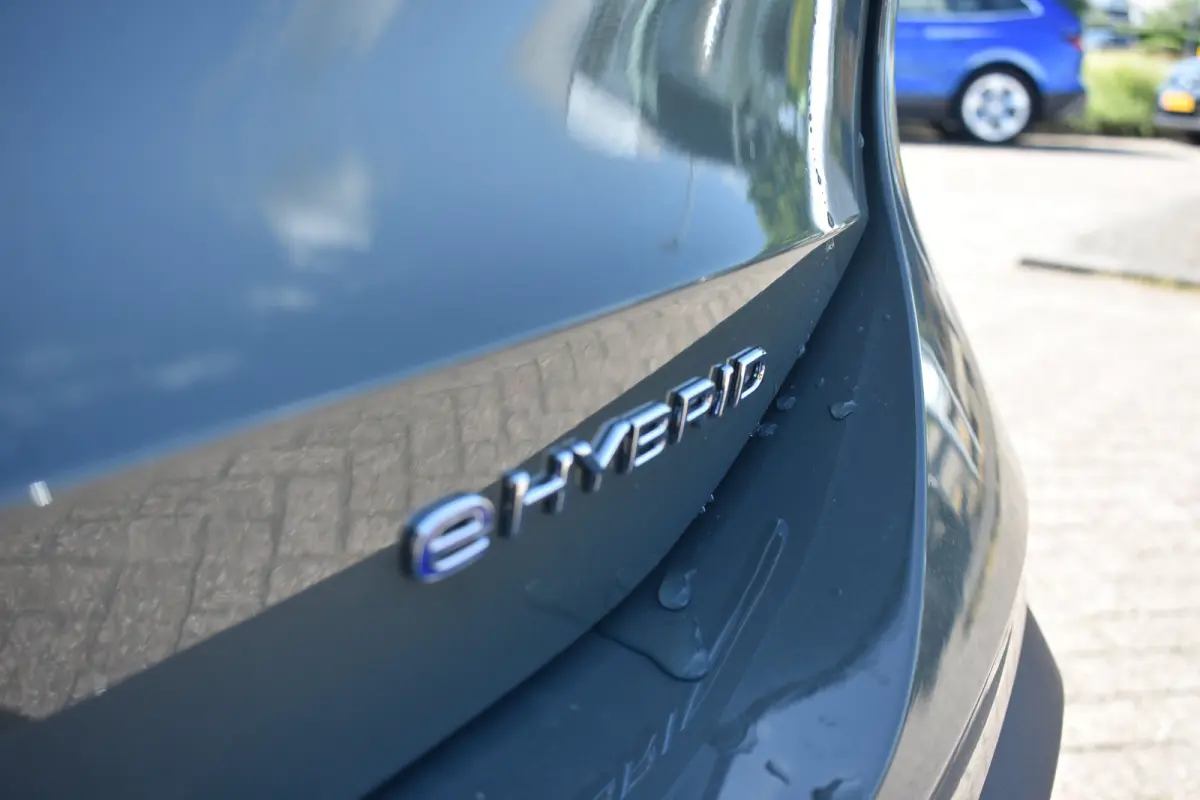 Life Edition - eHybrid | 'App-Connect' draadloze smartphone integratie | Achteruitrijcamera (Rear View) | Automatische afstandsregeling (Adaptive Cruise Control)