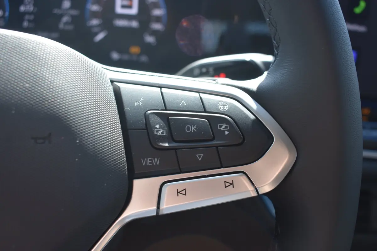 Life Edition - eHybrid | 'App-Connect' draadloze smartphone integratie | Achteruitrijcamera (Rear View) | Automatische afstandsregeling (Adaptive Cruise Control)