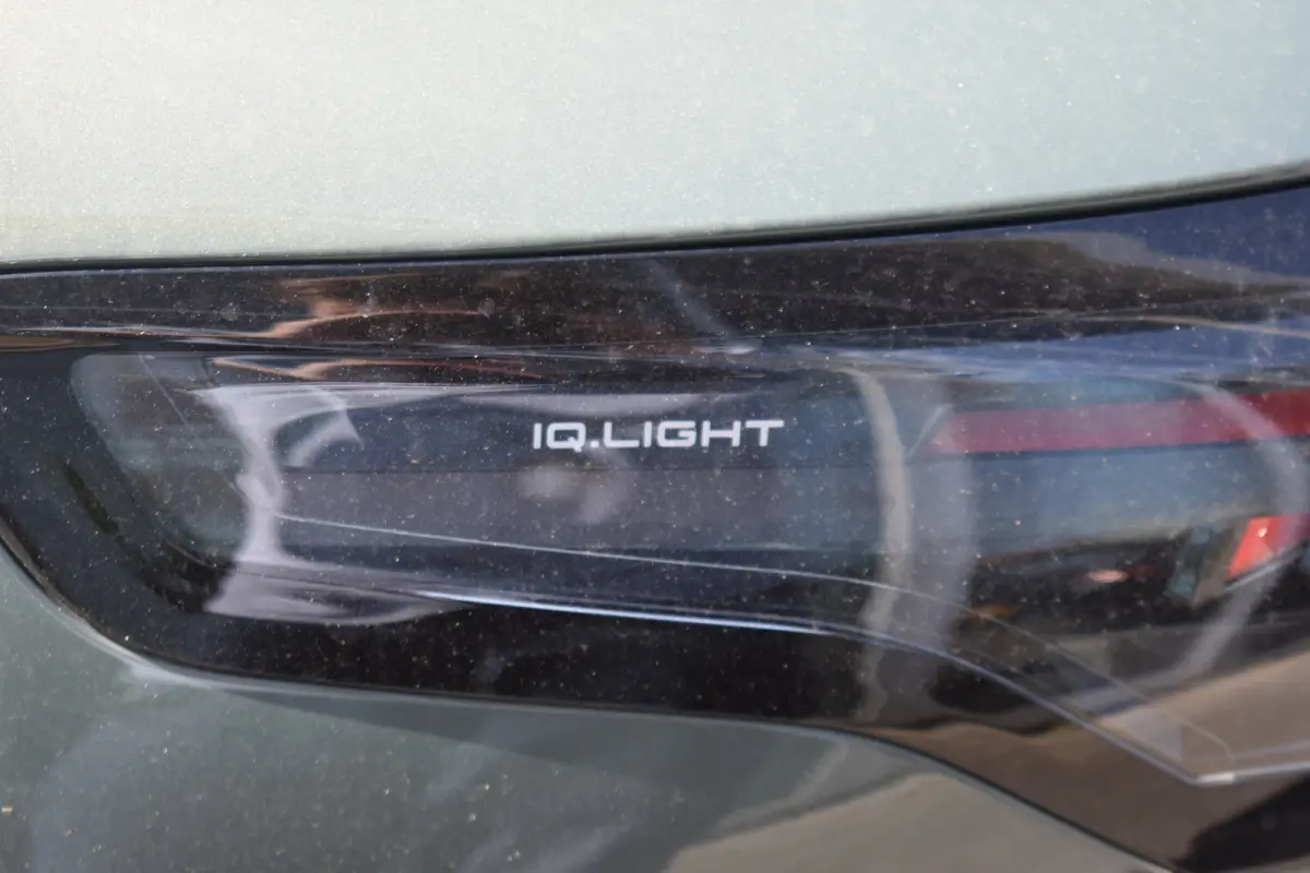 Life Edition - eHybrid | 'App-Connect' draadloze smartphone integratie | Achteruitrijcamera (Rear View) | Automatische afstandsregeling (Adaptive Cruise Control)