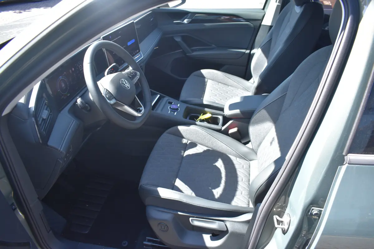 Life Edition - eHybrid | 'App-Connect' draadloze smartphone integratie | Achteruitrijcamera (Rear View) | Automatische afstandsregeling (Adaptive Cruise Control)