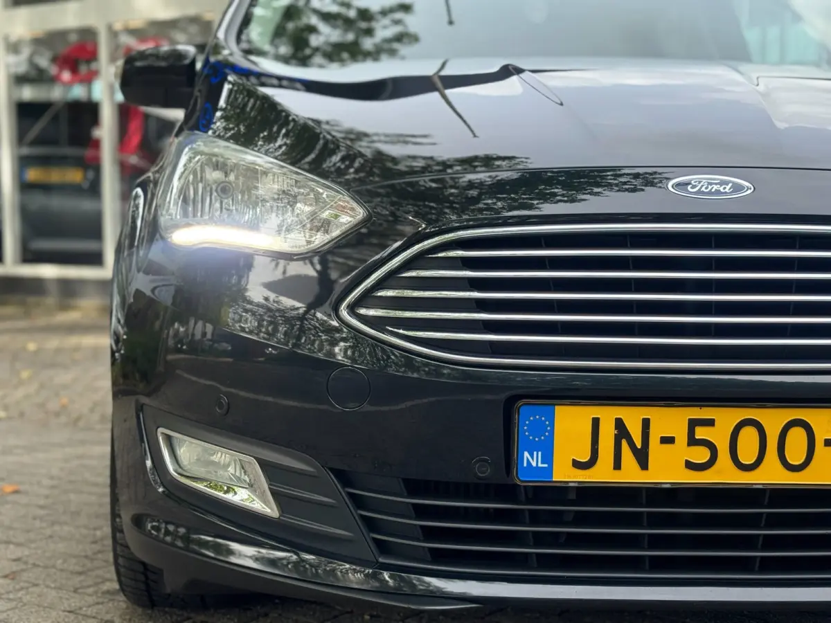 1.0 Titanium Zeer lage KMS NAP Luxe uitvoering Facelift