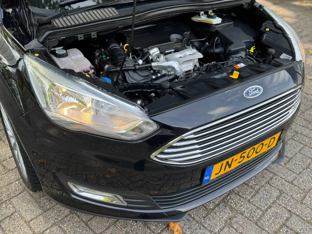 1.0 Titanium Zeer lage KMS NAP Luxe uitvoering Facelift